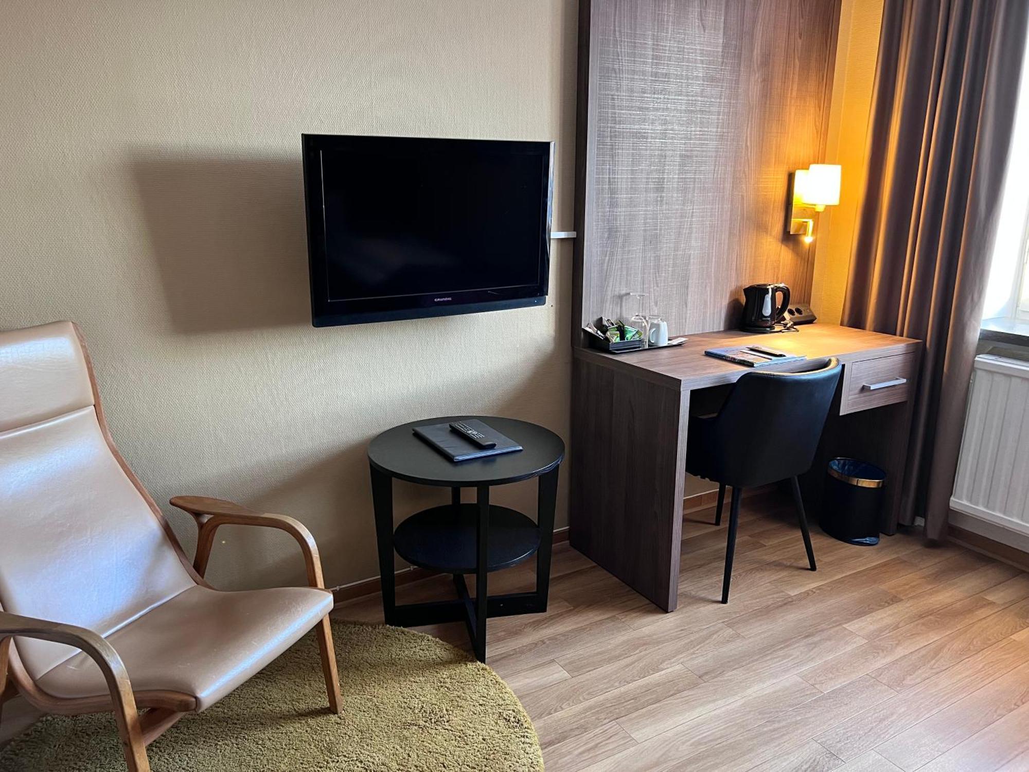 Hotel Wictoria Мариестад Экстерьер фото