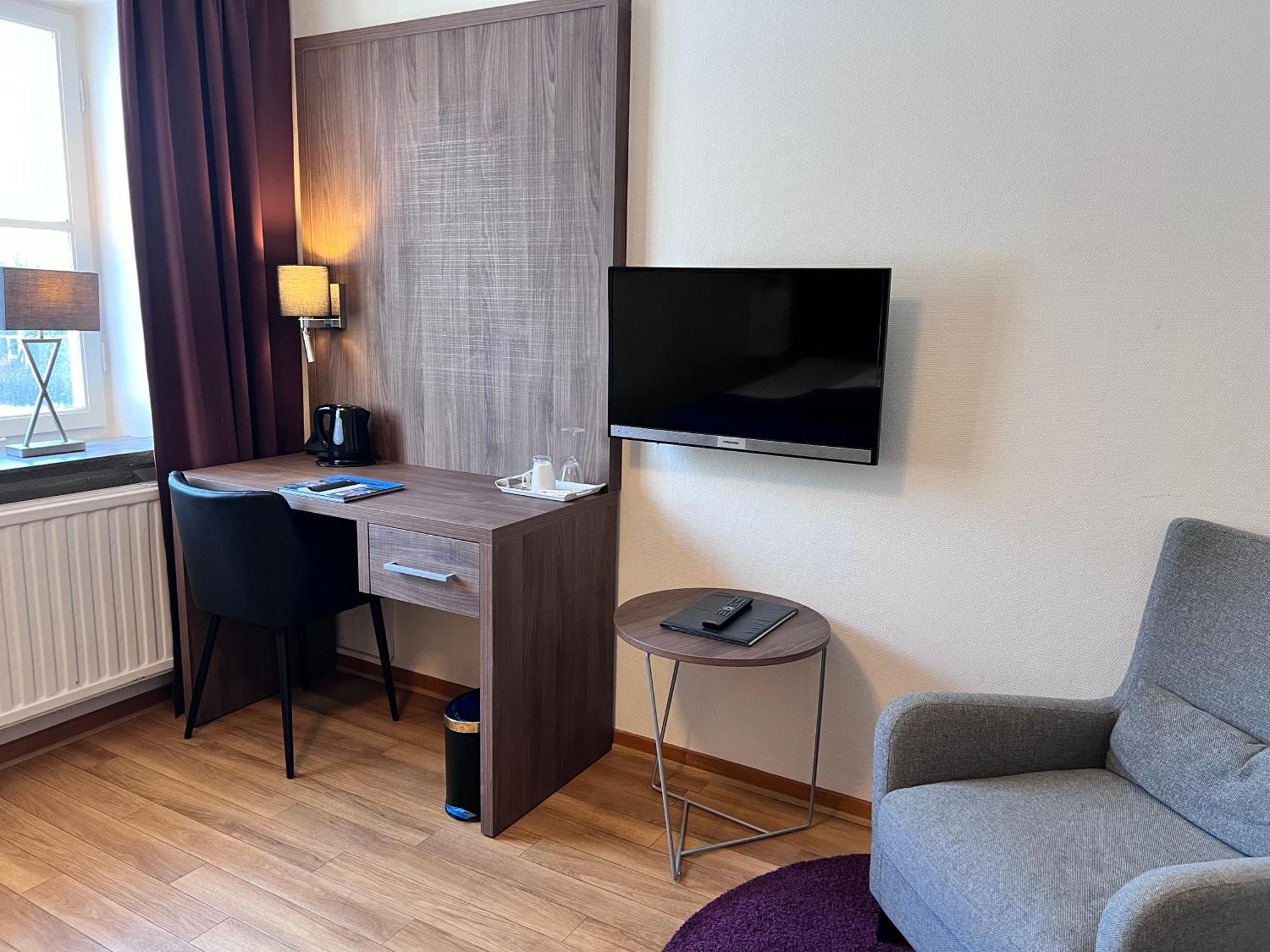 Hotel Wictoria Мариестад Экстерьер фото