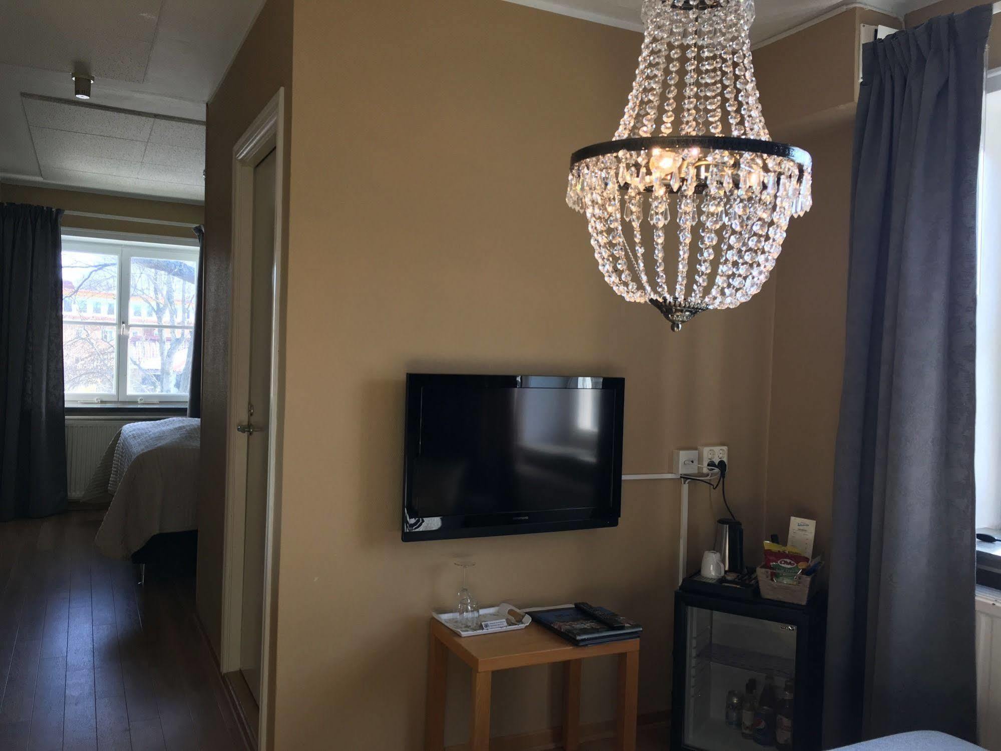 Hotel Wictoria Мариестад Экстерьер фото