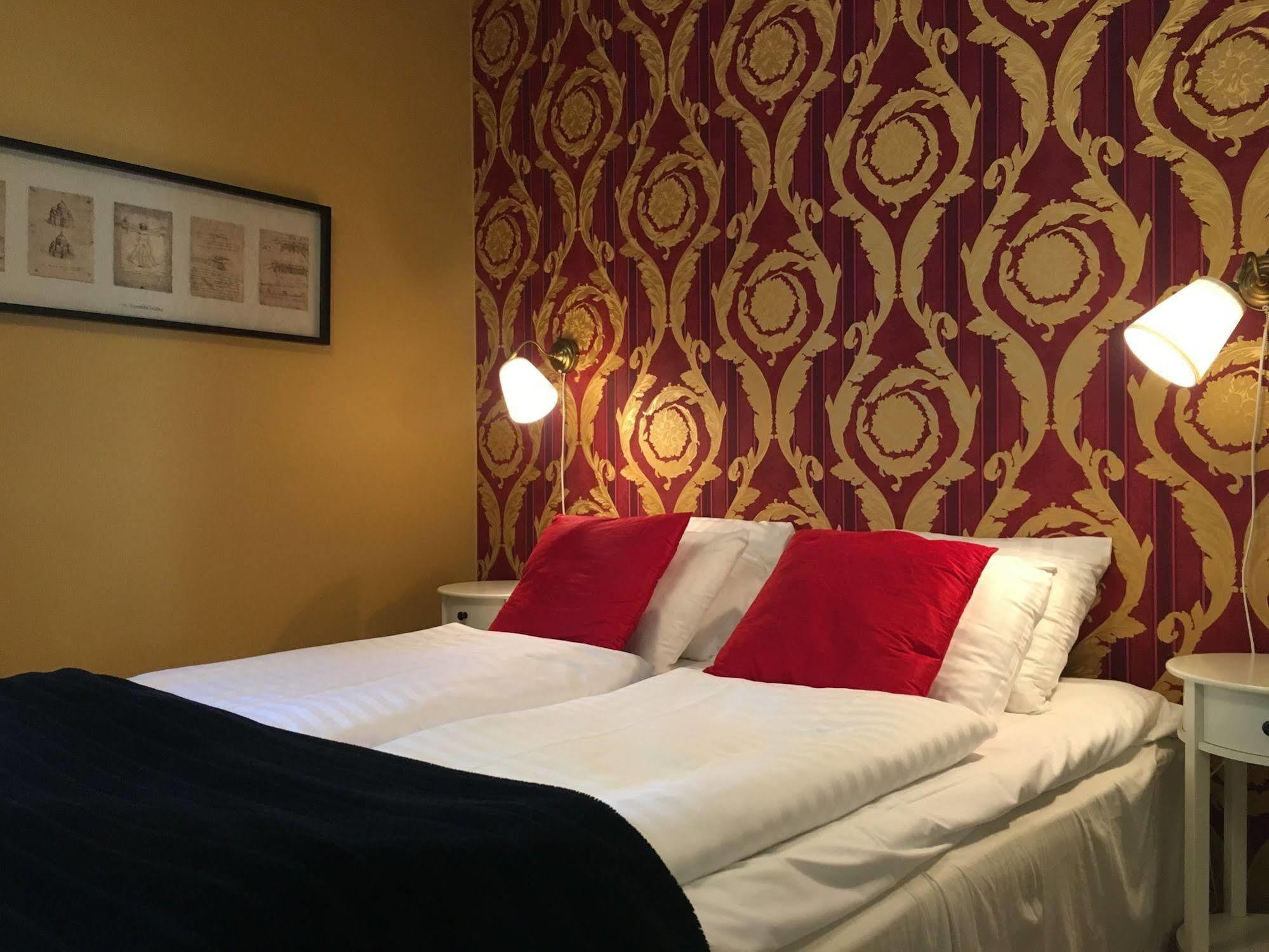 Hotel Wictoria Мариестад Экстерьер фото